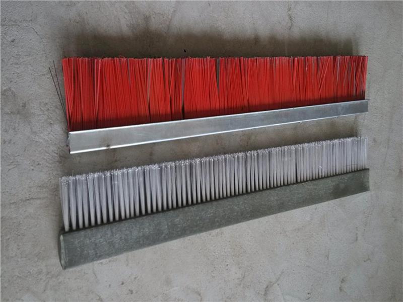 砖机条刷（底座钢板折弯+尼龙丝与钢片混合）